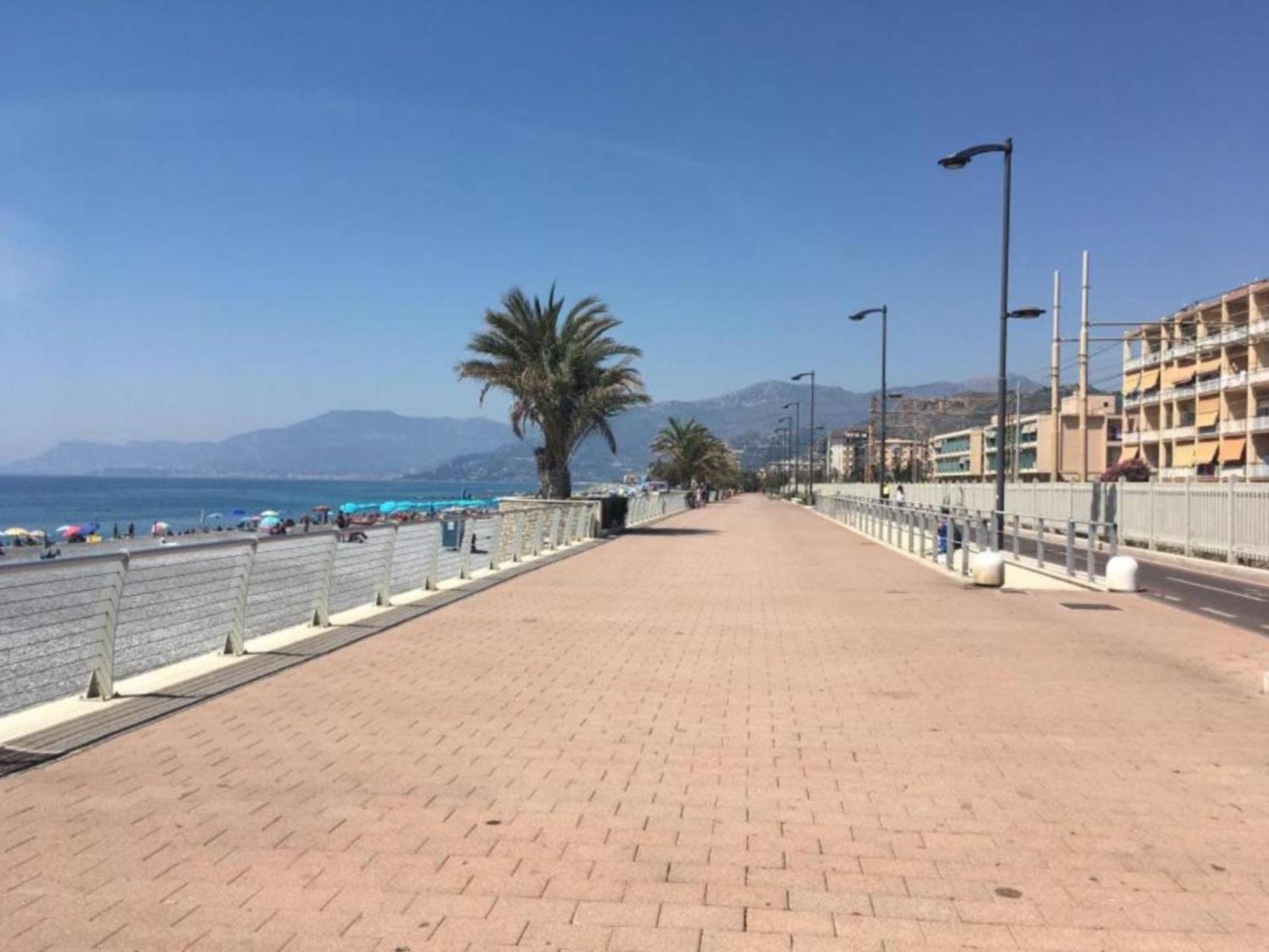 Casa Mare - 250M Dalla Spiaggia Apartment Vallecrosia Exterior photo